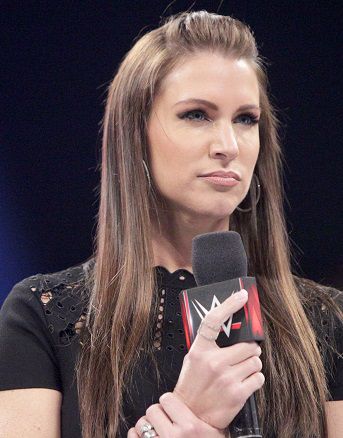 Stephanie Mcmahon 2016 Wwe Raw Commentating