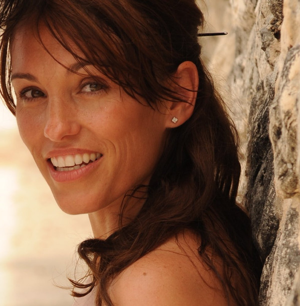 Amy Jo Johnson Cosmetic Surgery Face