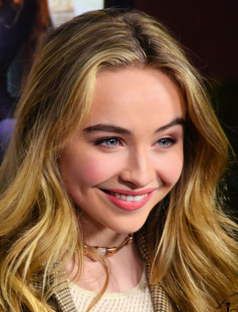 Sabrina Carpenter Cosmetic Surgery Face